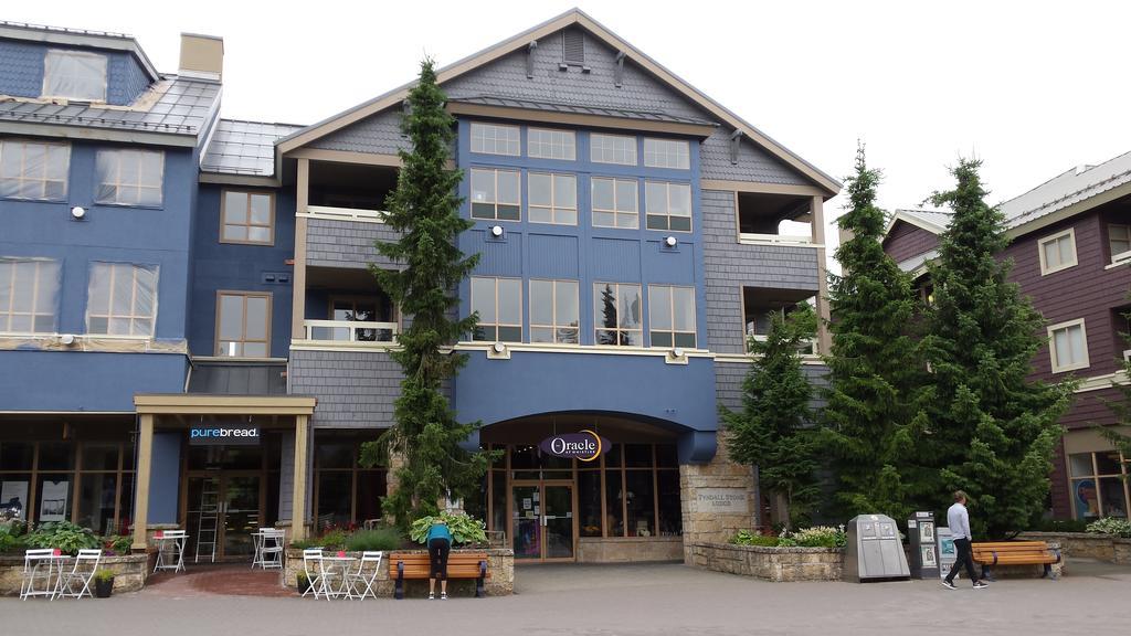Tyndalstone Lodge 3 Bedroom In The Heart Of Village North Whistler Exteriör bild