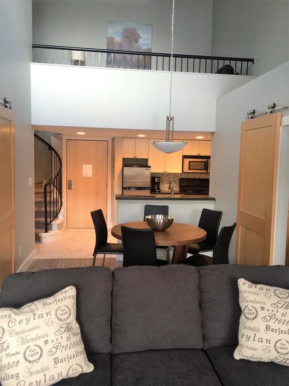 Tyndalstone Lodge 3 Bedroom In The Heart Of Village North Whistler Exteriör bild