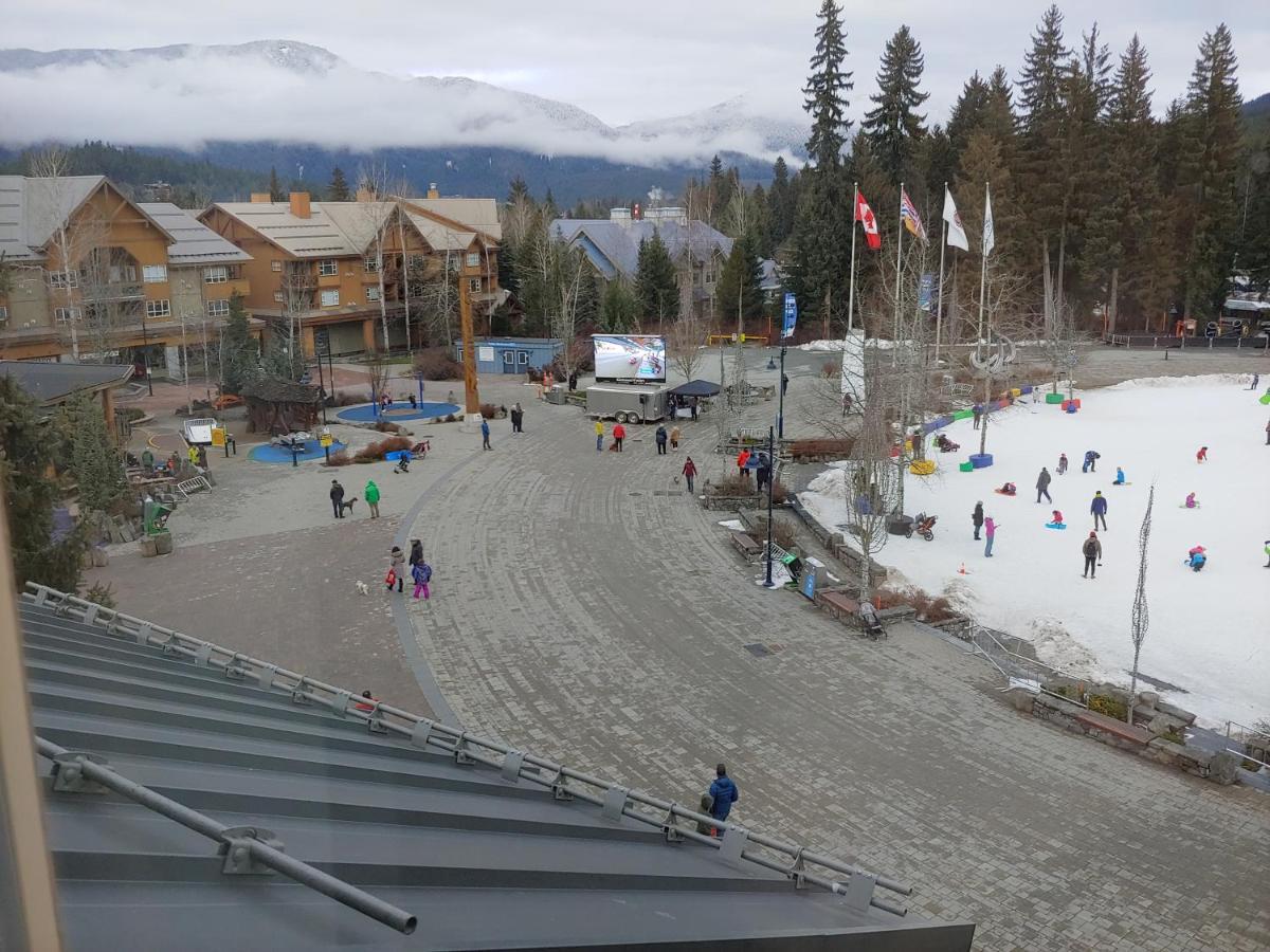 Tyndalstone Lodge 3 Bedroom In The Heart Of Village North Whistler Exteriör bild