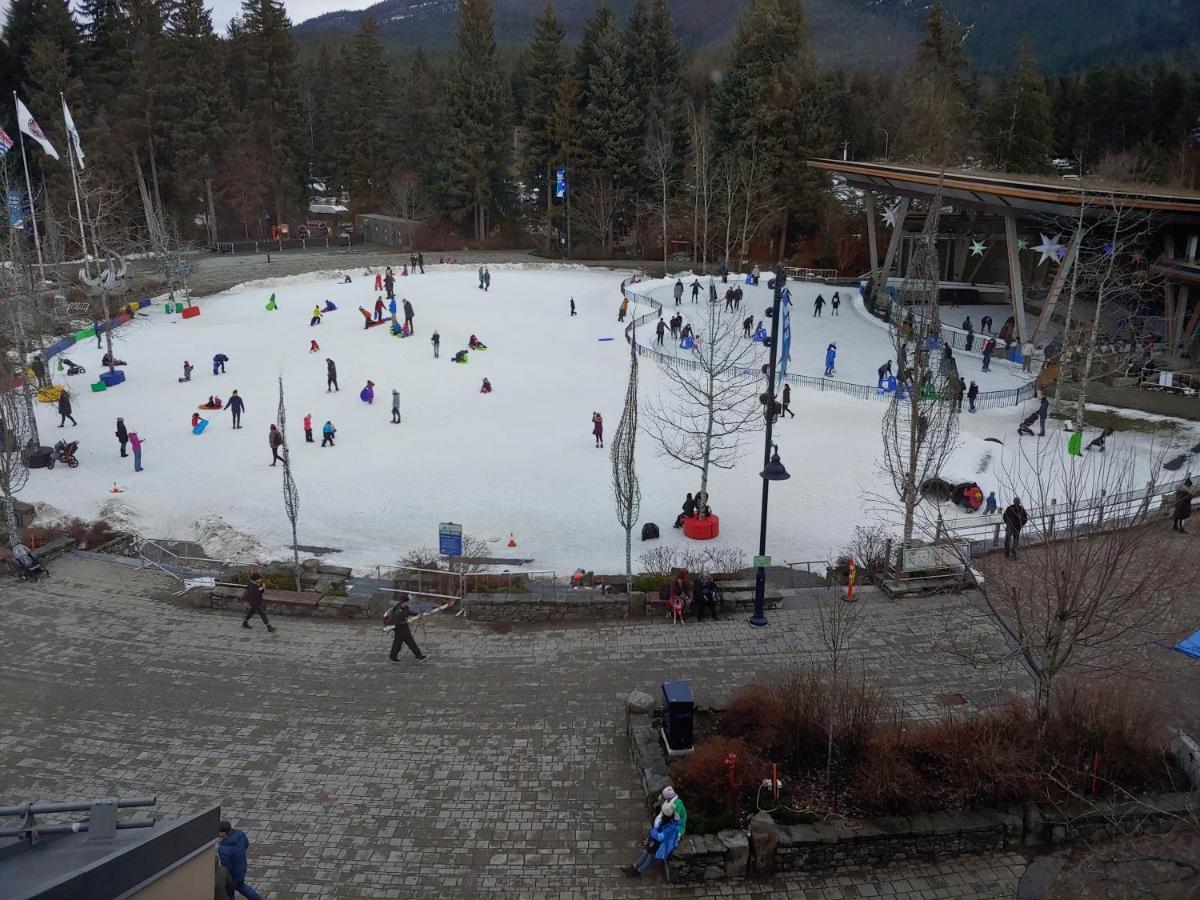Tyndalstone Lodge 3 Bedroom In The Heart Of Village North Whistler Exteriör bild