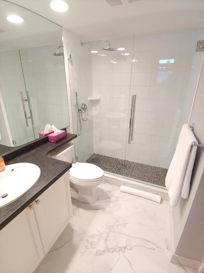 Tyndalstone Lodge 3 Bedroom In The Heart Of Village North Whistler Exteriör bild