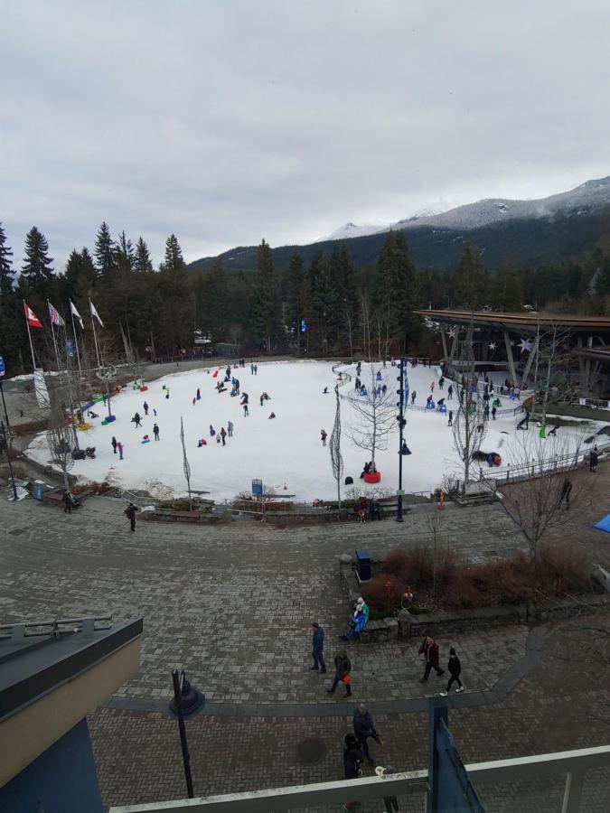 Tyndalstone Lodge 3 Bedroom In The Heart Of Village North Whistler Exteriör bild