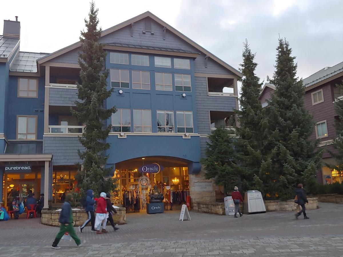 Tyndalstone Lodge 3 Bedroom In The Heart Of Village North Whistler Exteriör bild