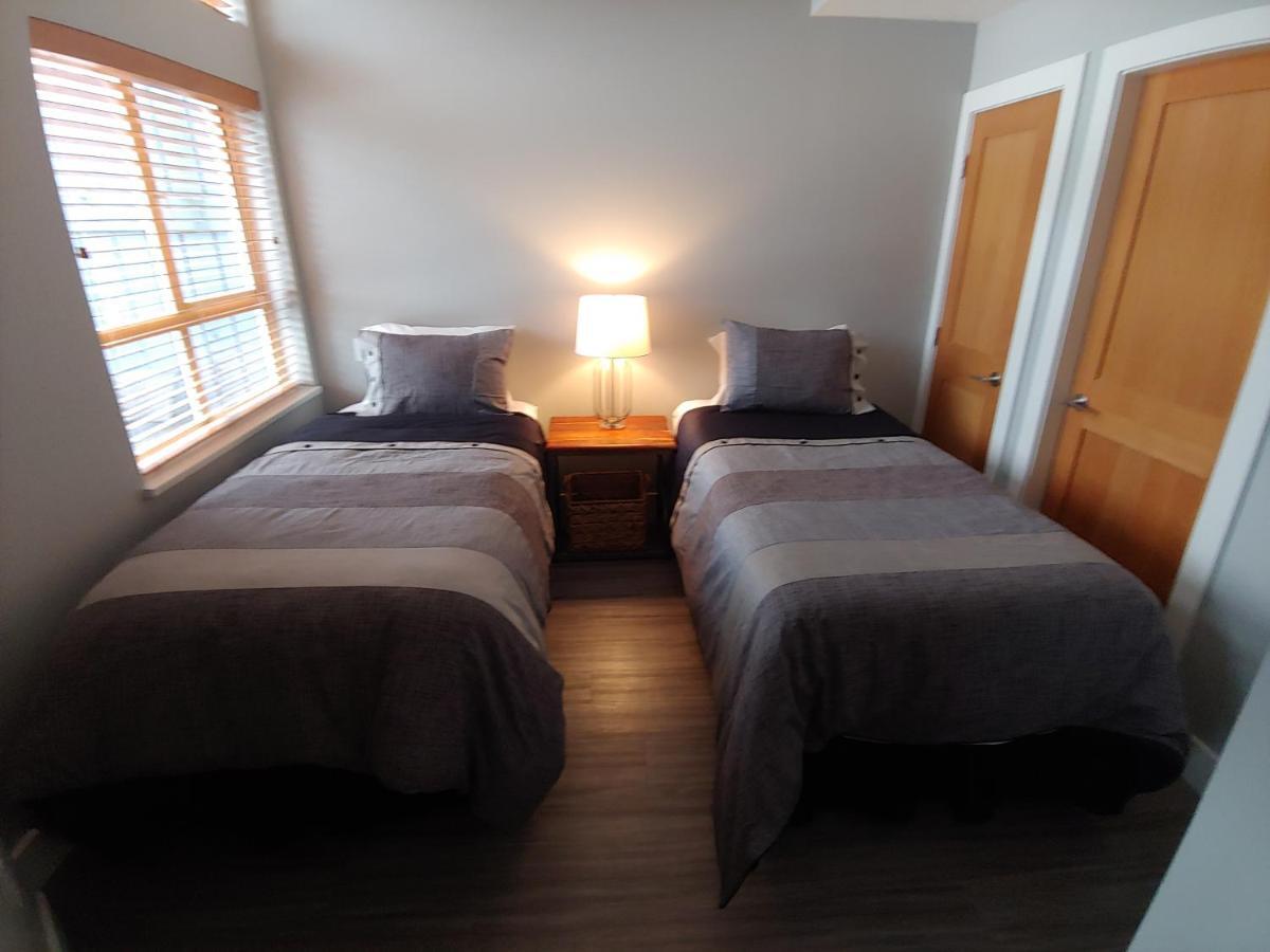 Tyndalstone Lodge 3 Bedroom In The Heart Of Village North Whistler Exteriör bild